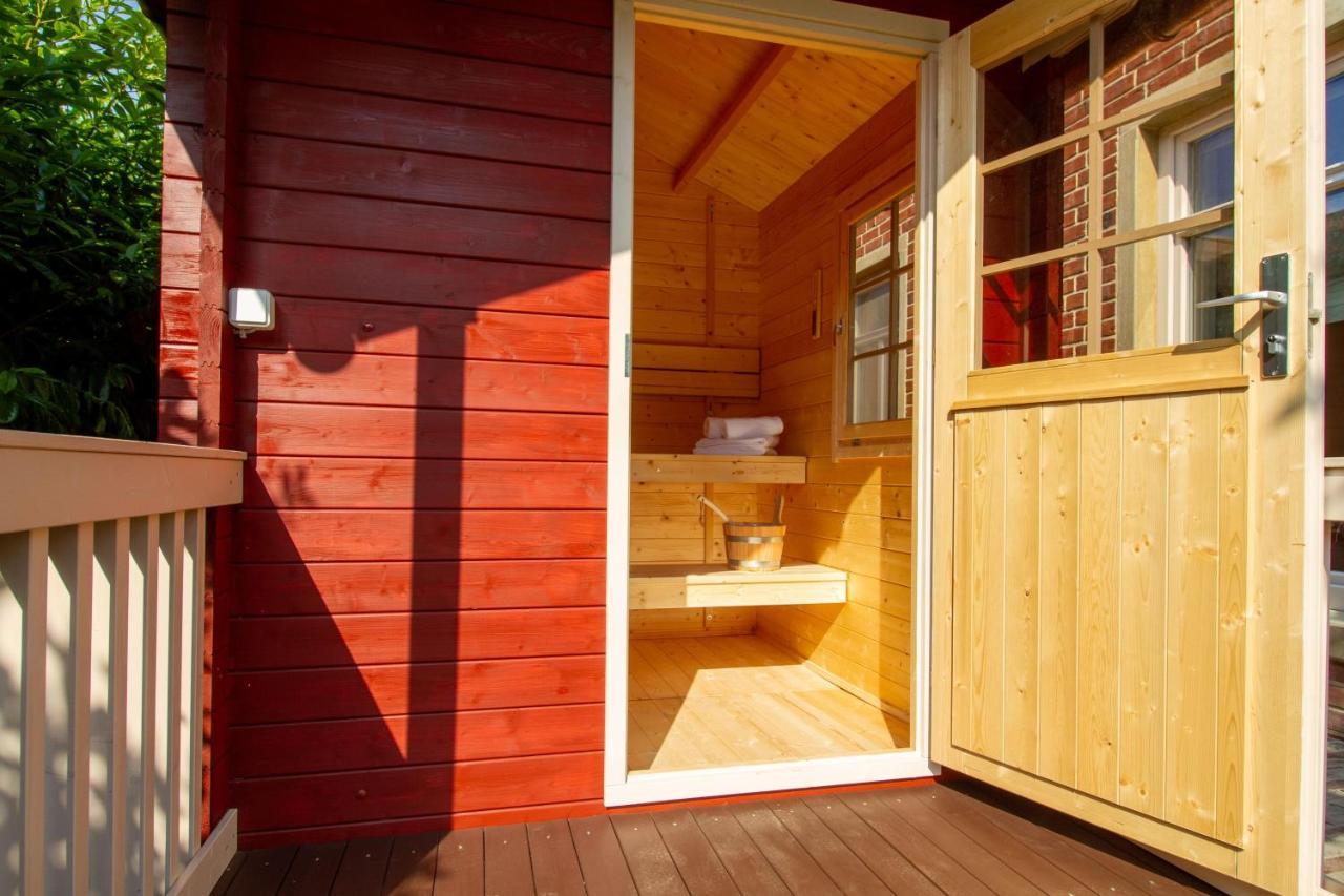 Up Besoeoek - Magnolie Mit Sauna Krummhörn Extérieur photo