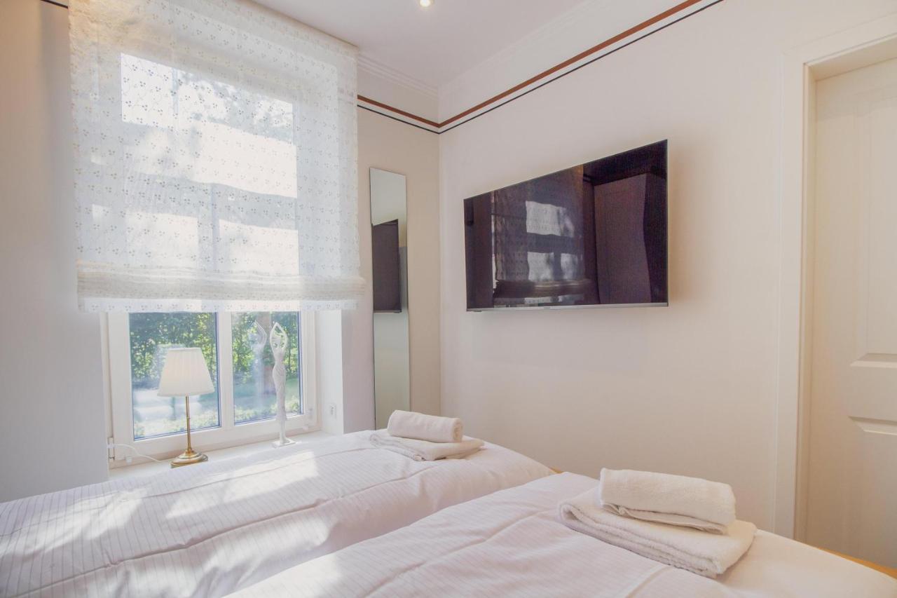 Up Besoeoek - Magnolie Mit Sauna Krummhörn Extérieur photo